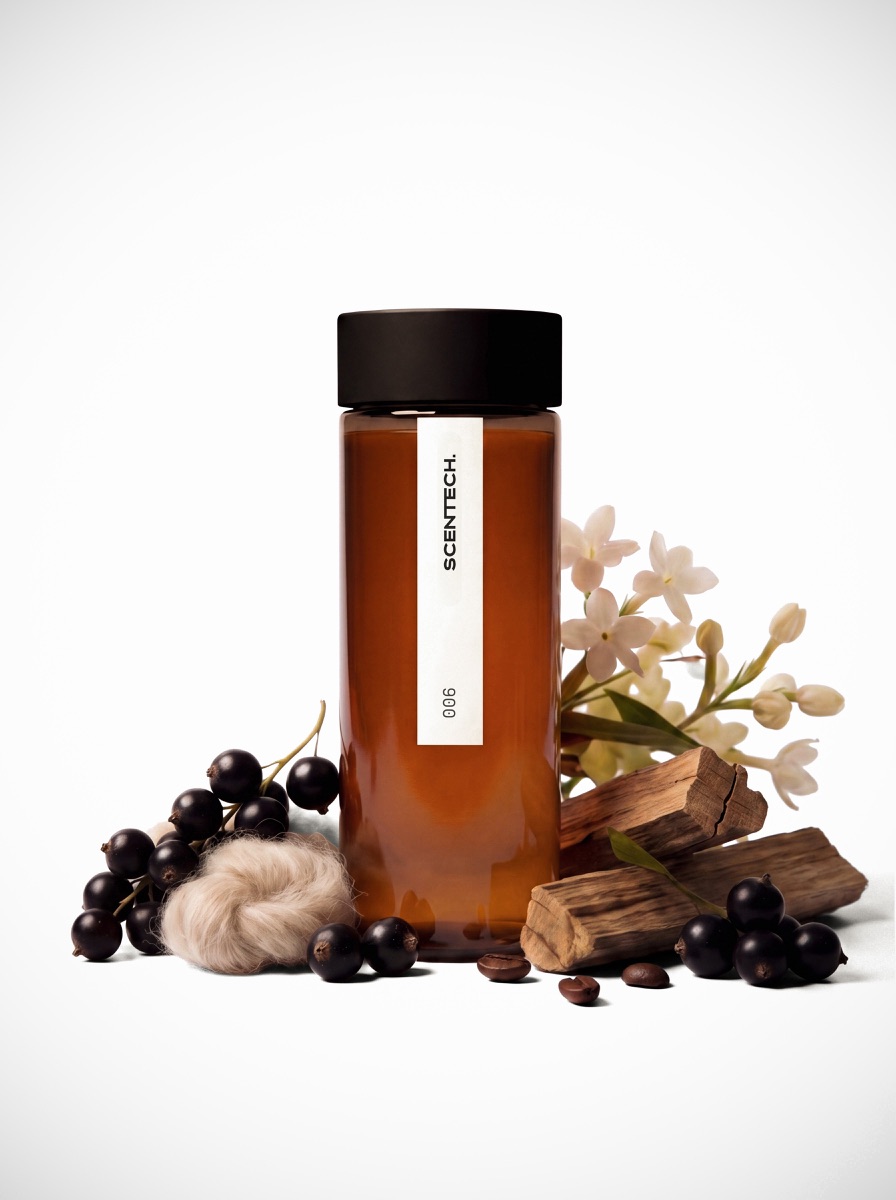 Scentech ScentPod 2.0 with blackcurrant and sandalwood